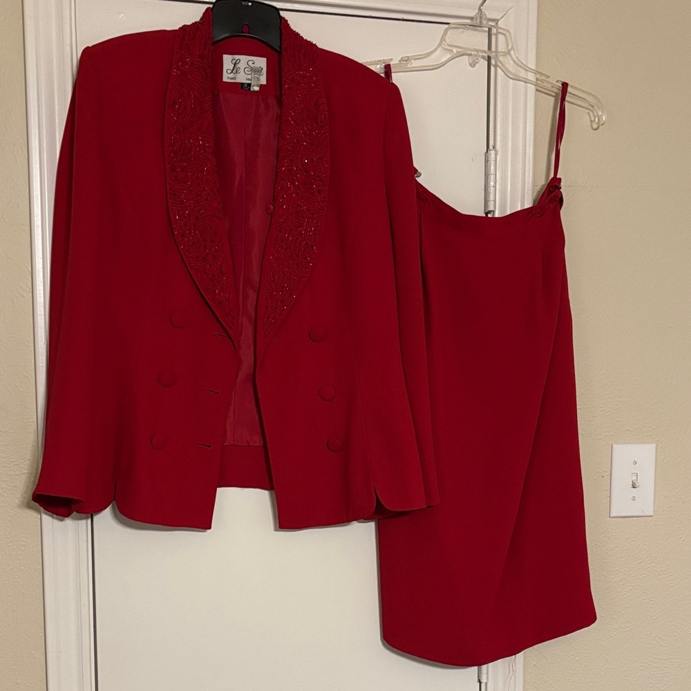 Le Suit Women's Elegant Red Blazer and Dress Set